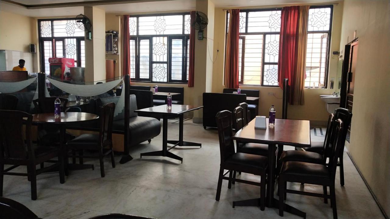 Hotel Vyshak International Mysuru Zewnętrze zdjęcie